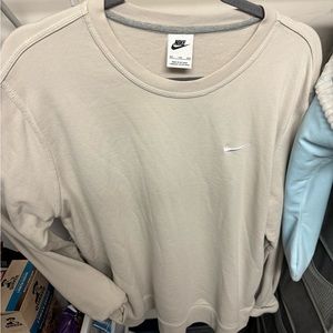 Nike XXL crew neck in tan (runs smaller)